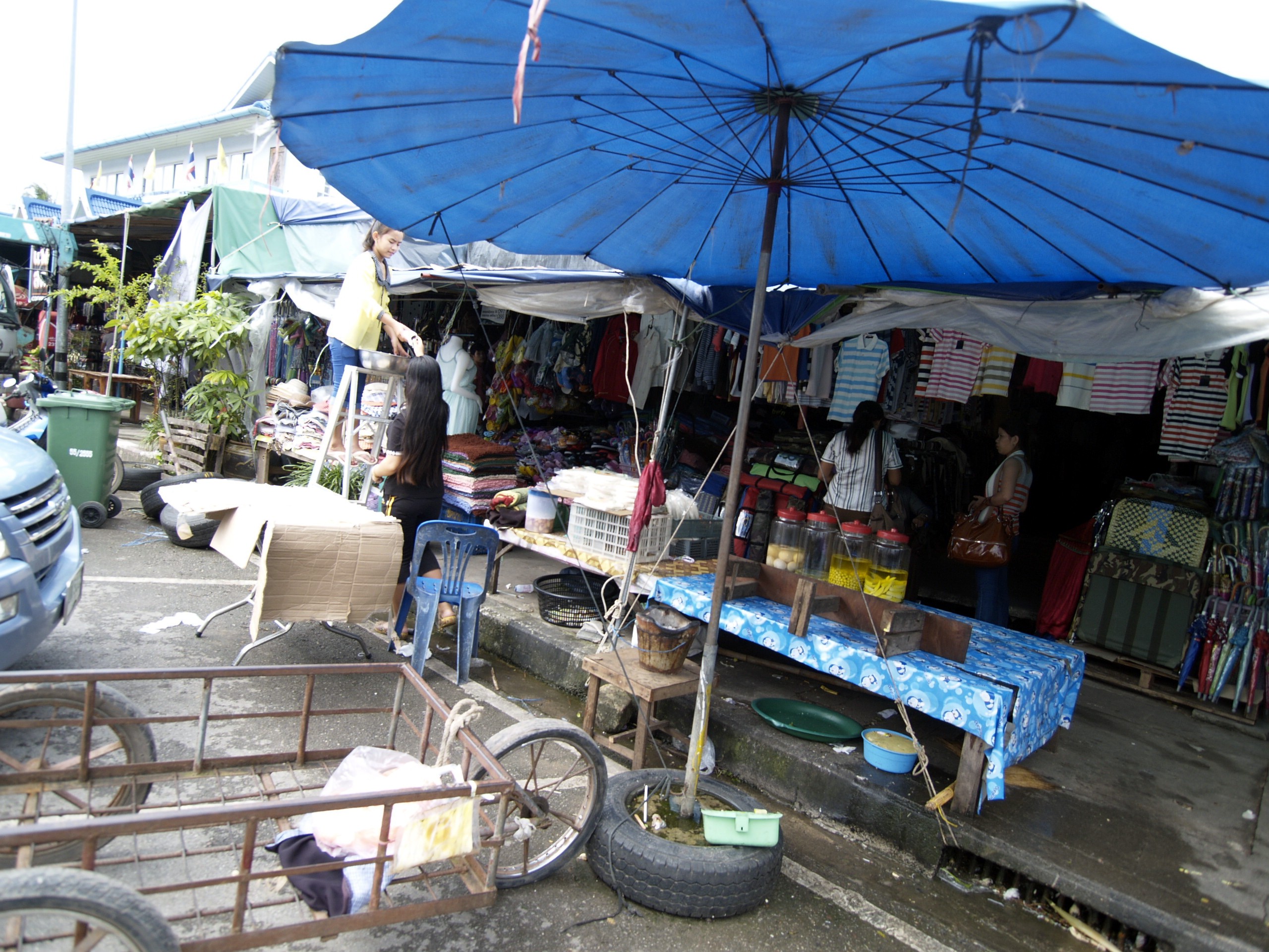 ตลาดชายแดนไทยเขมรบ้านหาดเล็ก