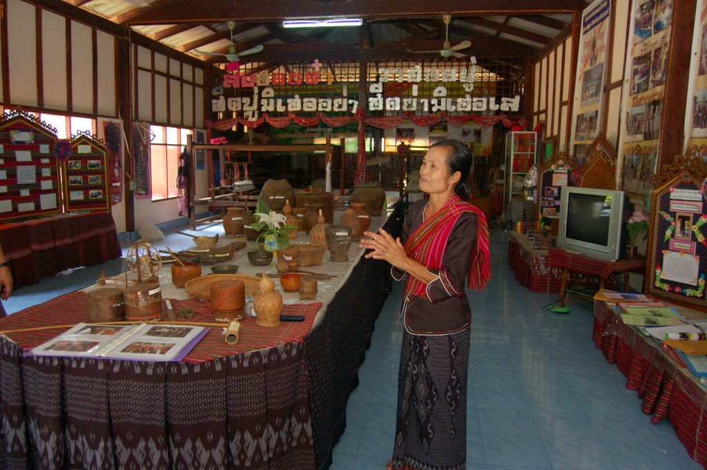 สืบฮอยตา วาฮอยปู่ ฮีตปู่มิเฮออย่า ฮีตย่ามิเฮอเส
